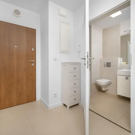 Klasyczny Z Balkonem We Wroclawiu By Renters Breslavia